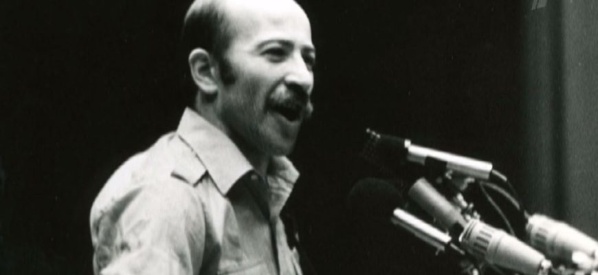 Александр Розембаум «Сны у розового дерева»
